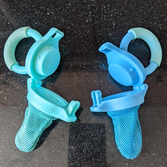 Assorted Silicone and Mesh Teething Feeder Pops - Picture 4 of 6